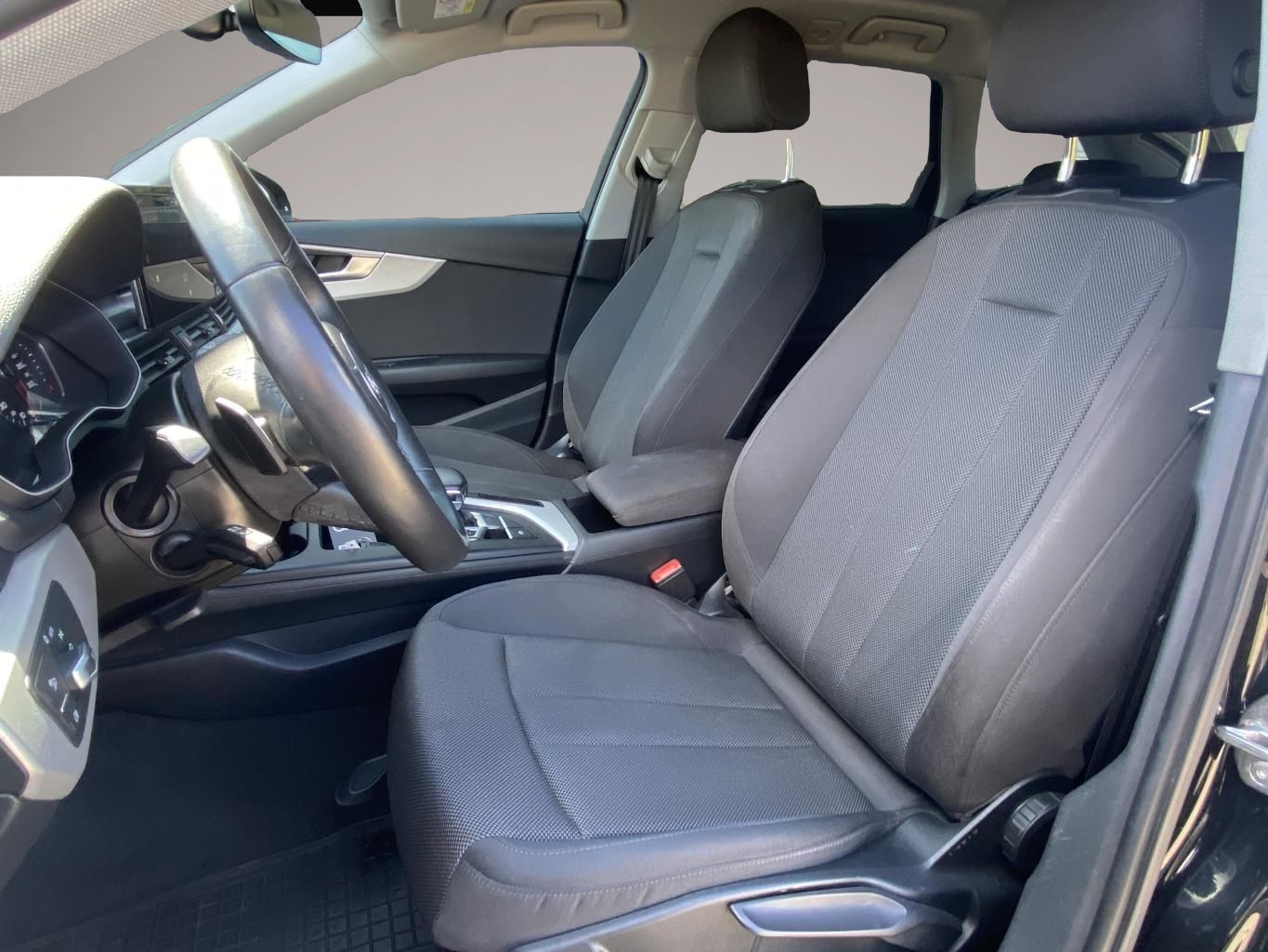 Audi A4 (09/2022, )