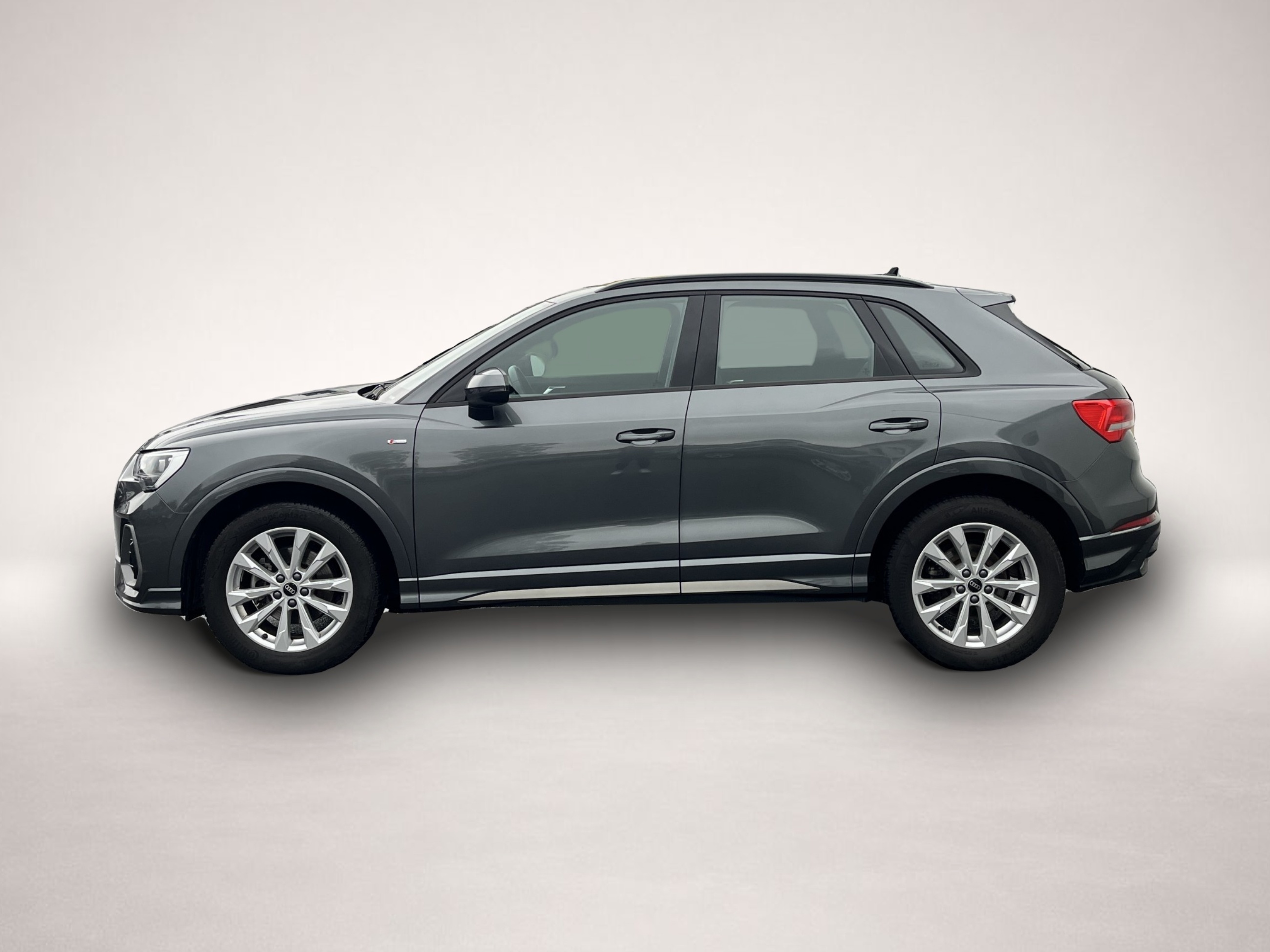 Audi Q3 (03/2023, Benzin)