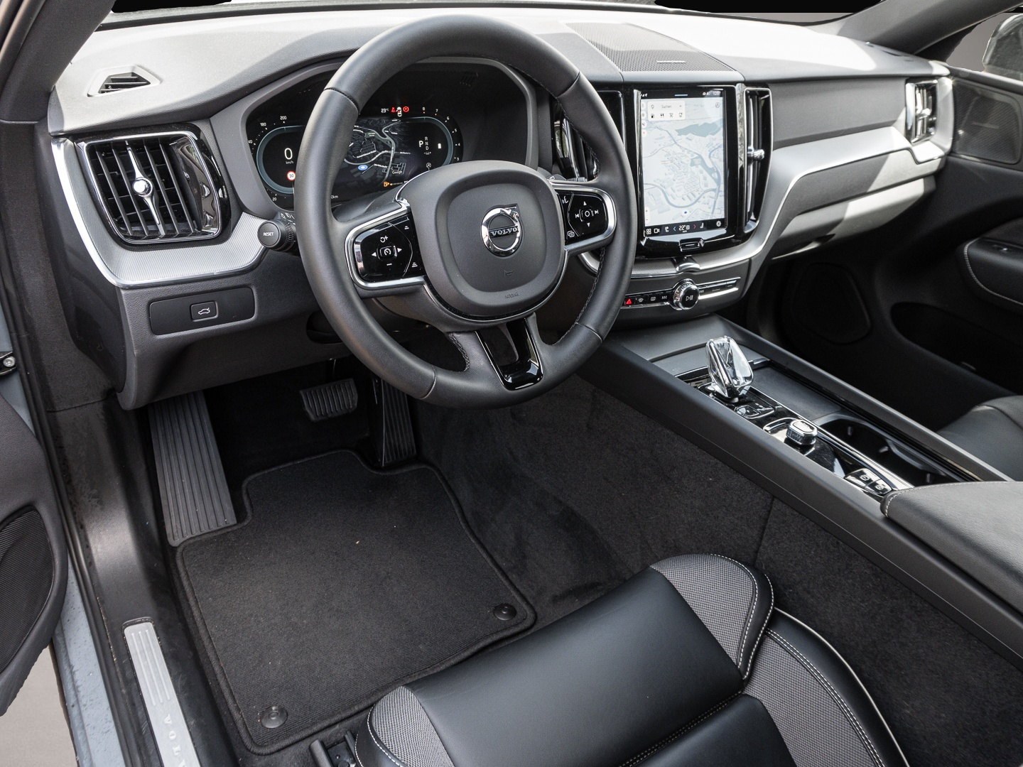 Volvo XC60 (12/2023, Benzin)