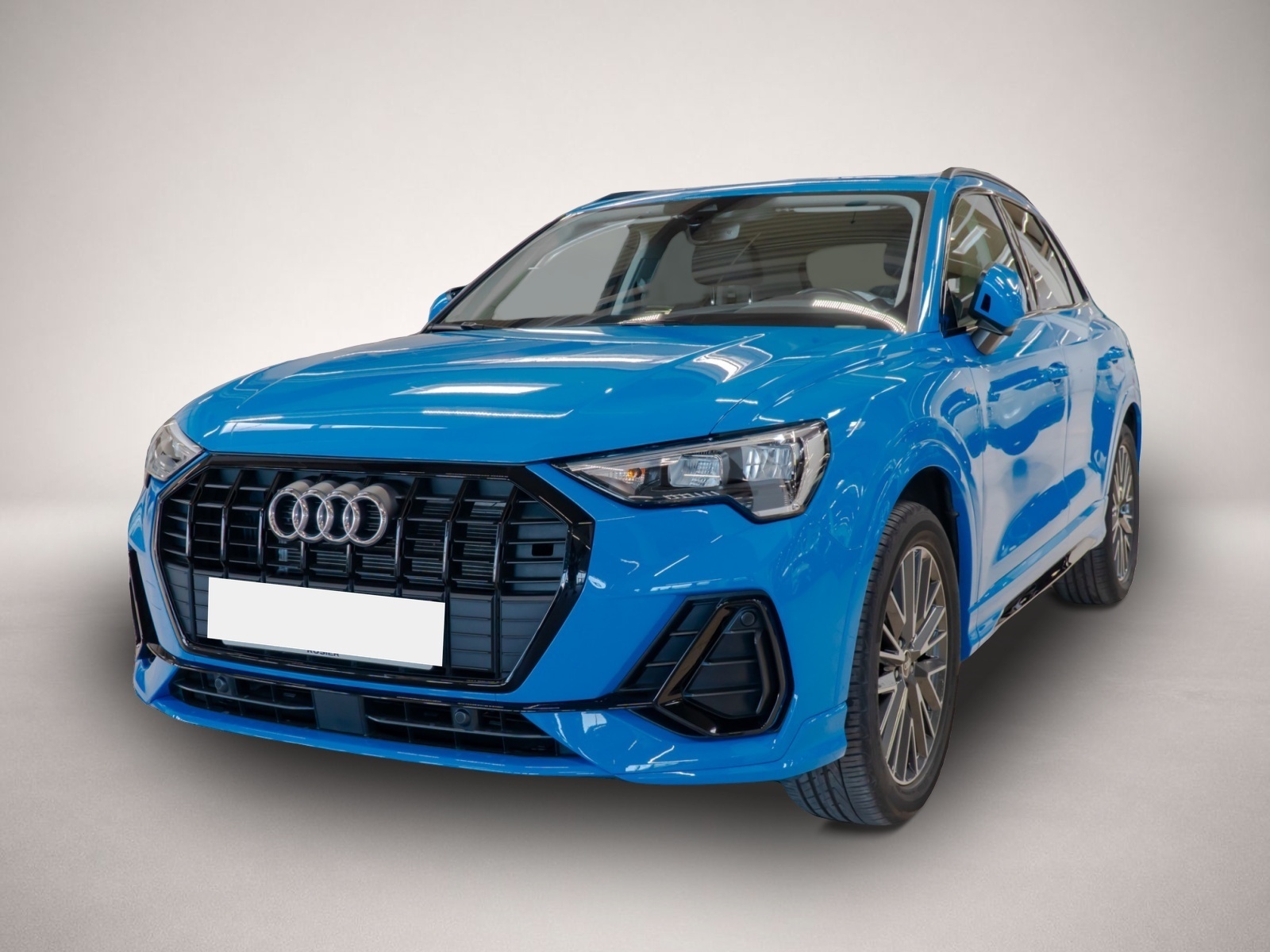 Audi Q3 (01/2023, Benzin)