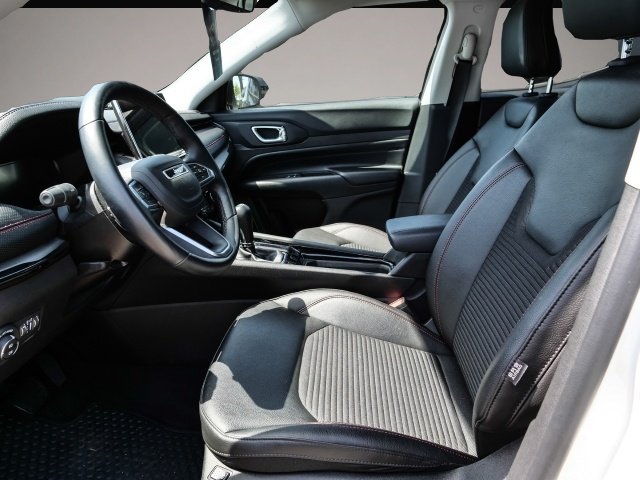 Jeep Compass (04/2024, Benzin)