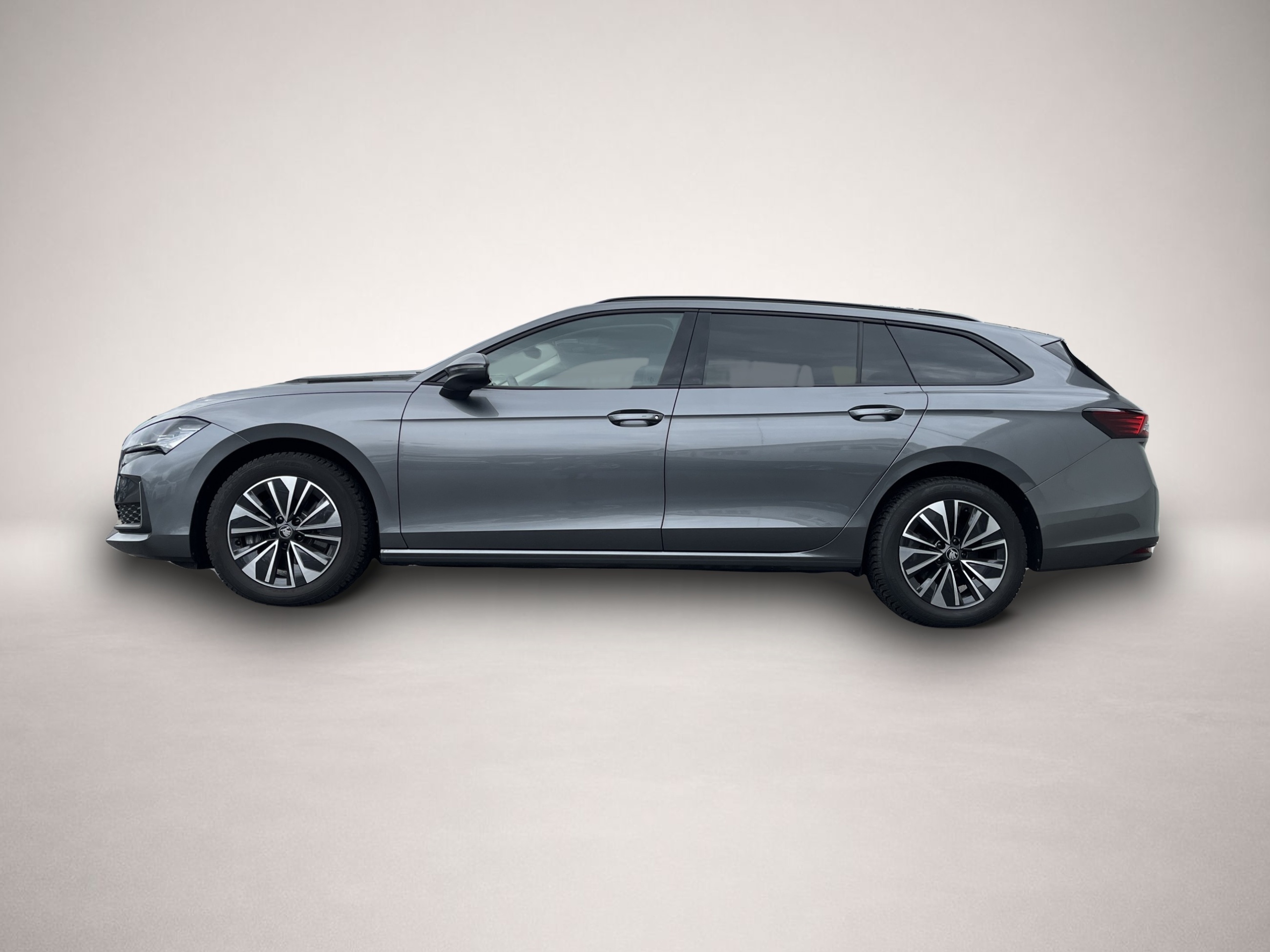 Skoda Superb (09/2025, Benzin)