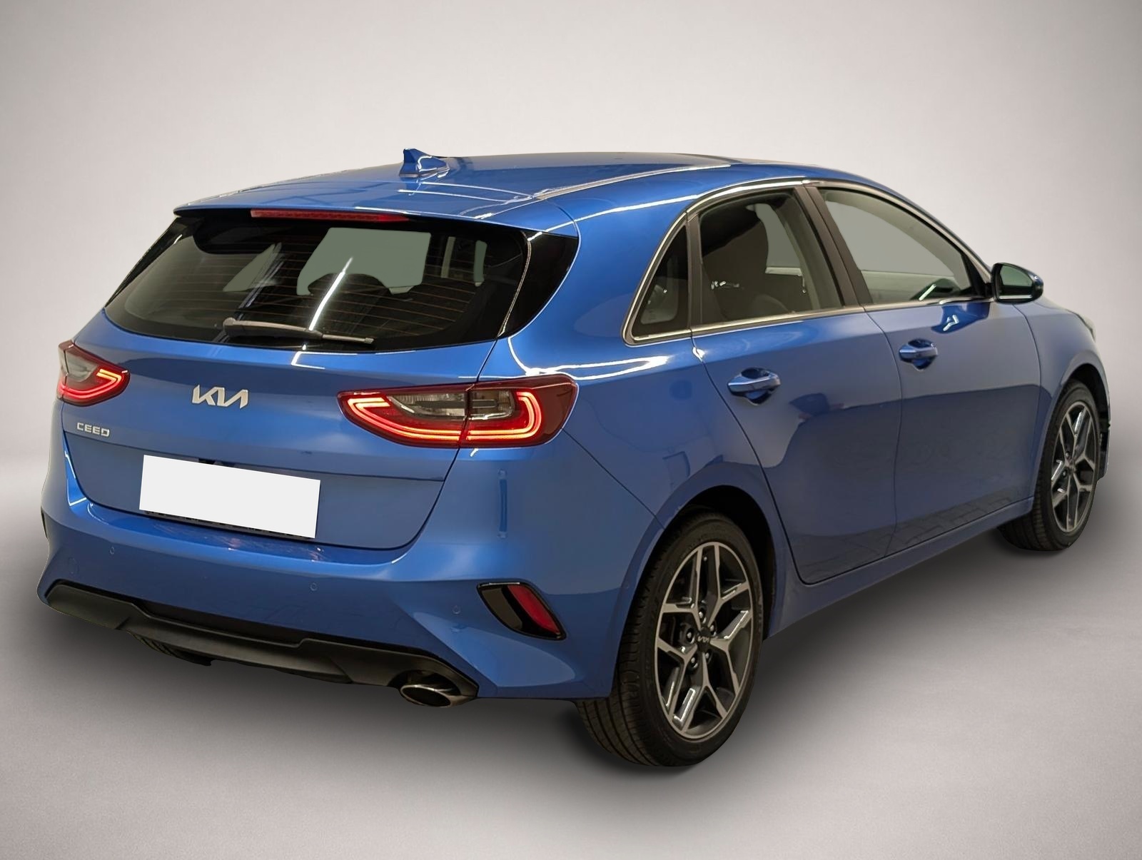 KIA cee'd / Ceed (10/2021, Benzin)