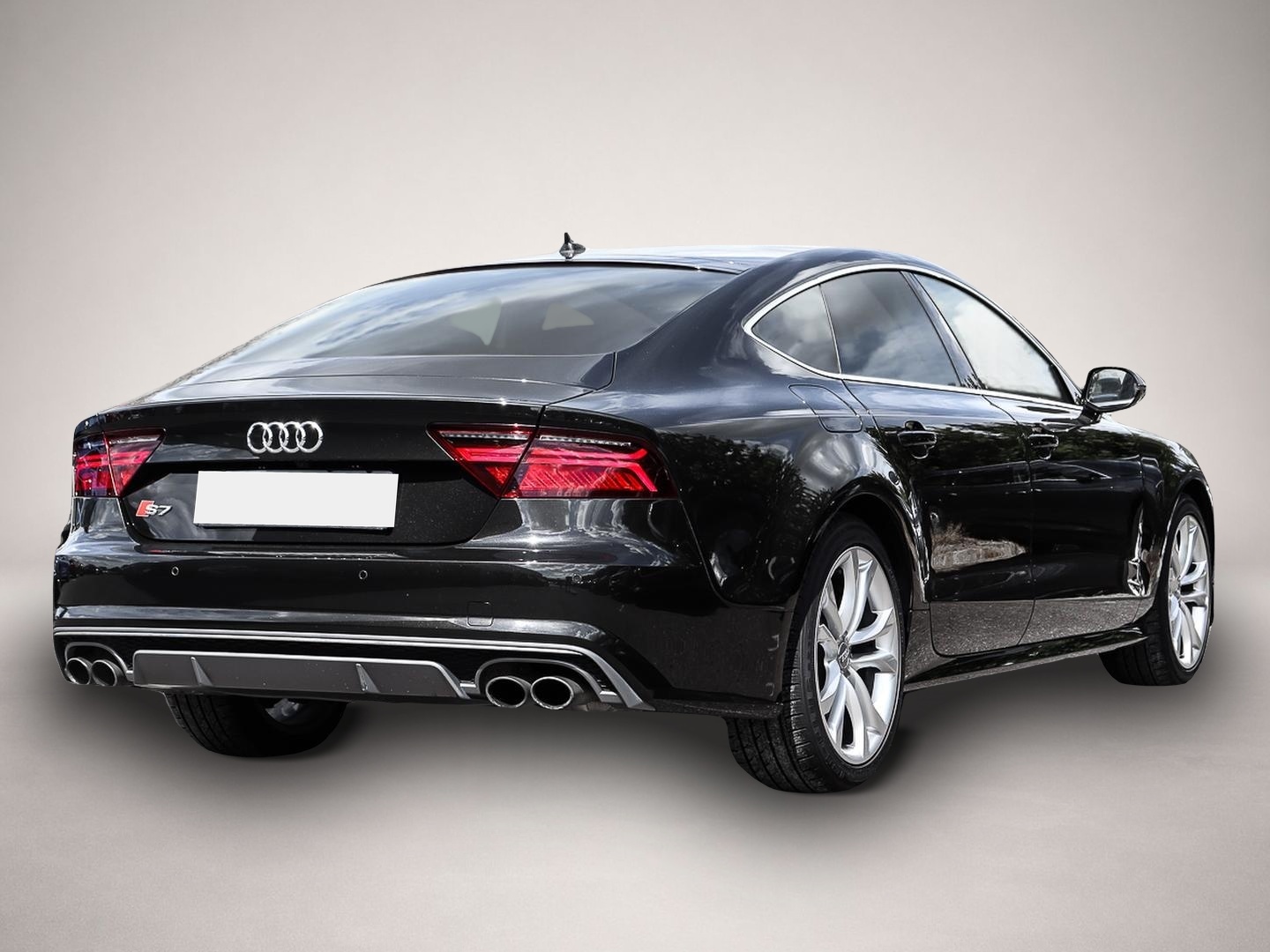 Audi quattro (04/2017, Benzin)