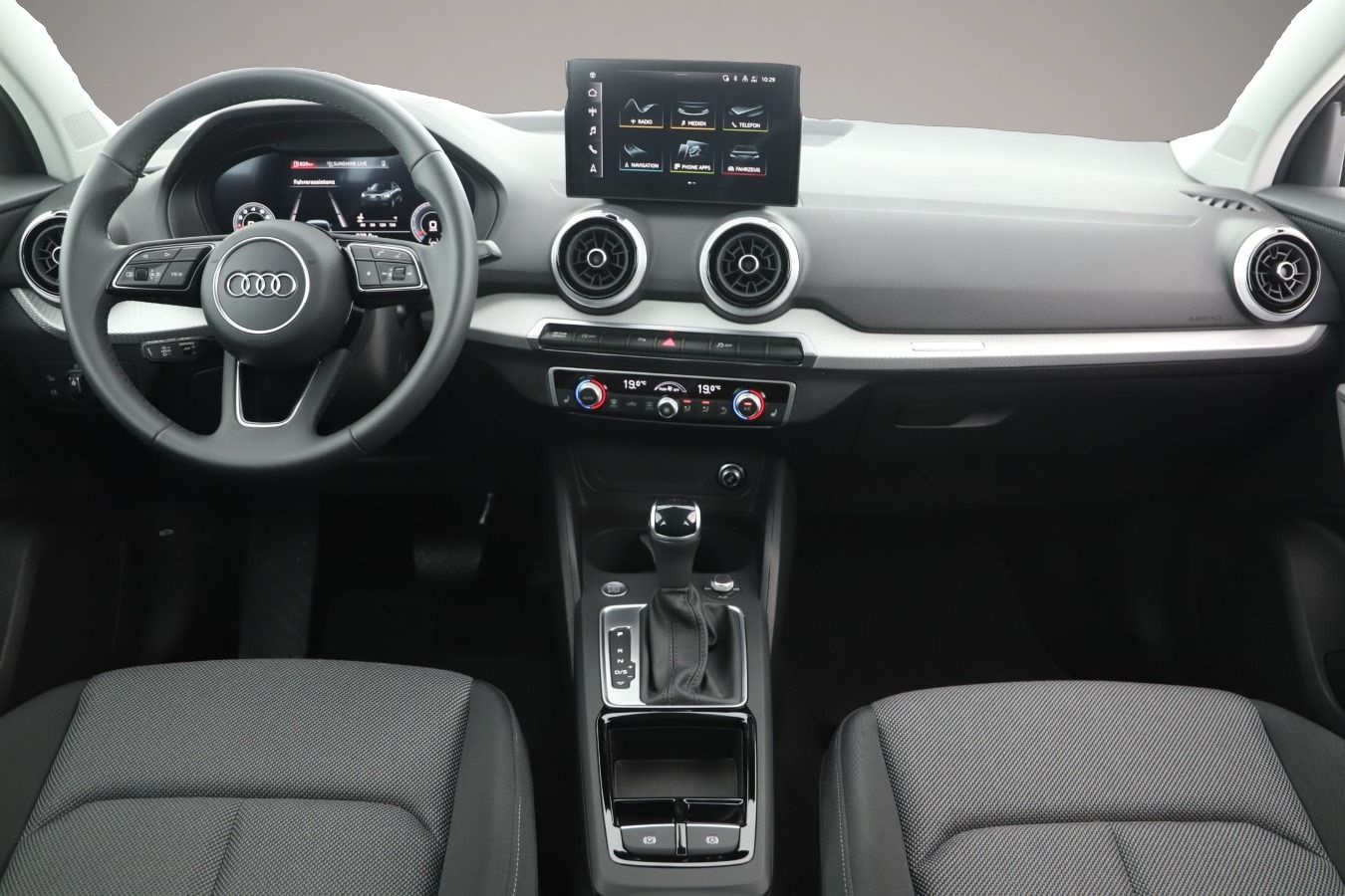 Audi Q2 (10/2025, Benzin)