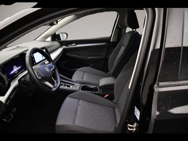 Volkswagen Golf (02/2024, Benzin)