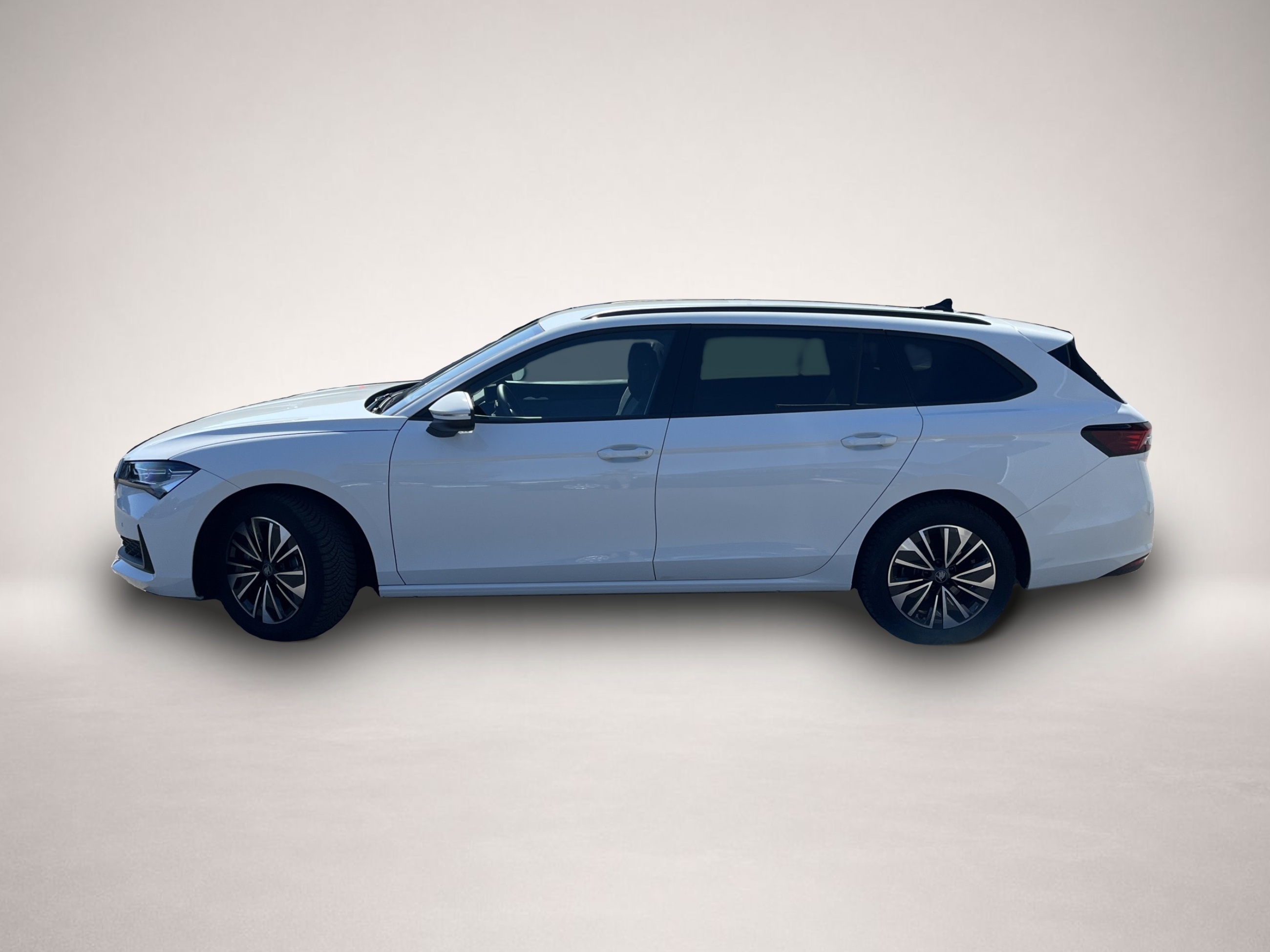 Skoda Superb (09/2025, Benzin)