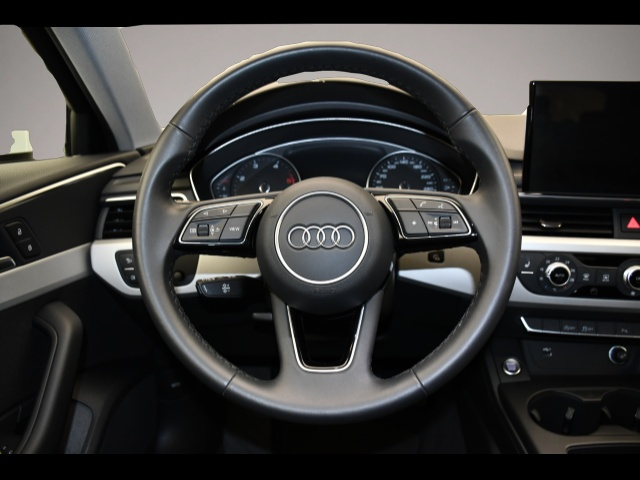 Audi A4 (06/2023, )