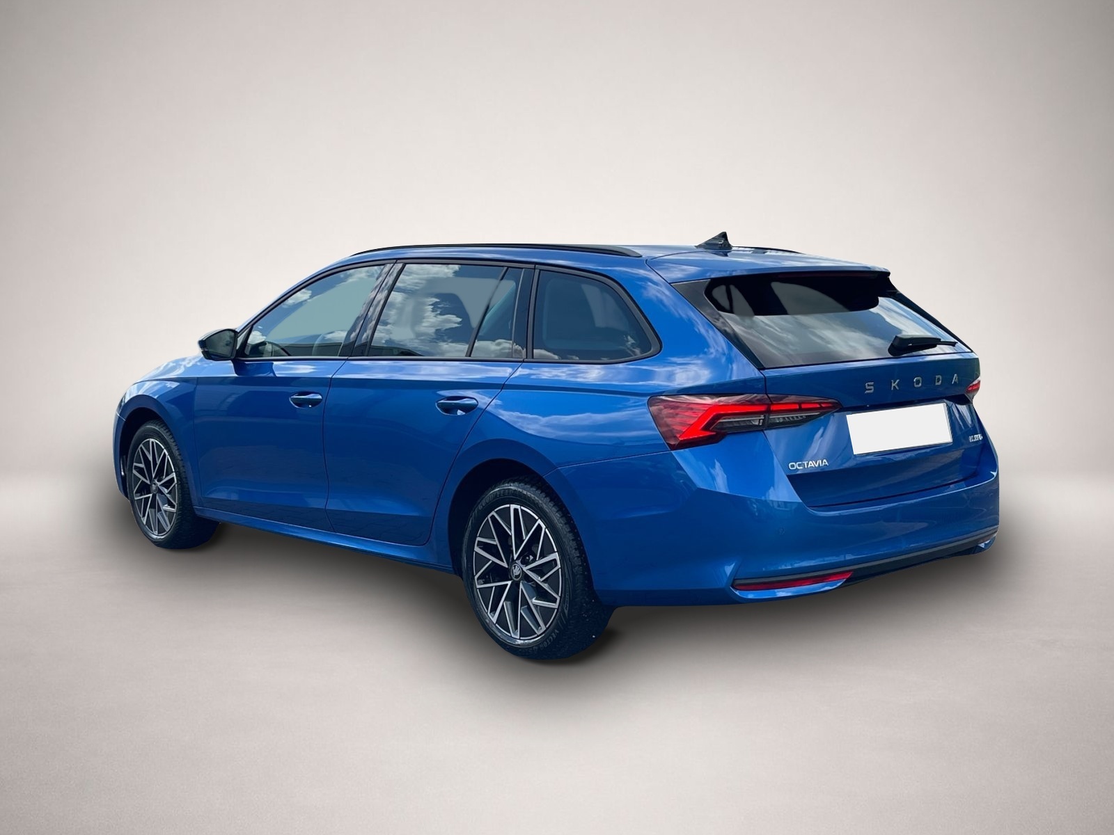 Skoda Octavia (12/2025, Benzin)