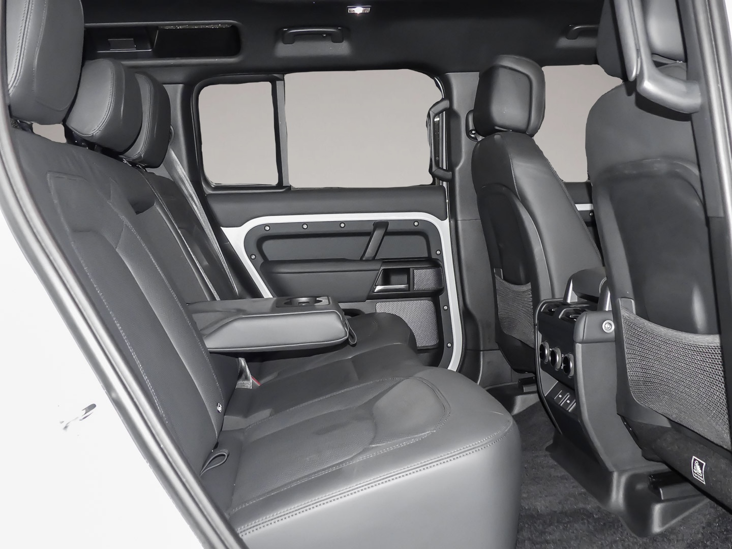 Land-Rover Defender (07/2023, Benzin)