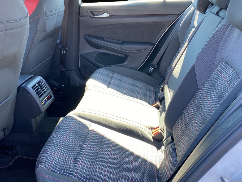 Volkswagen Golf (02/2024, Benzin)