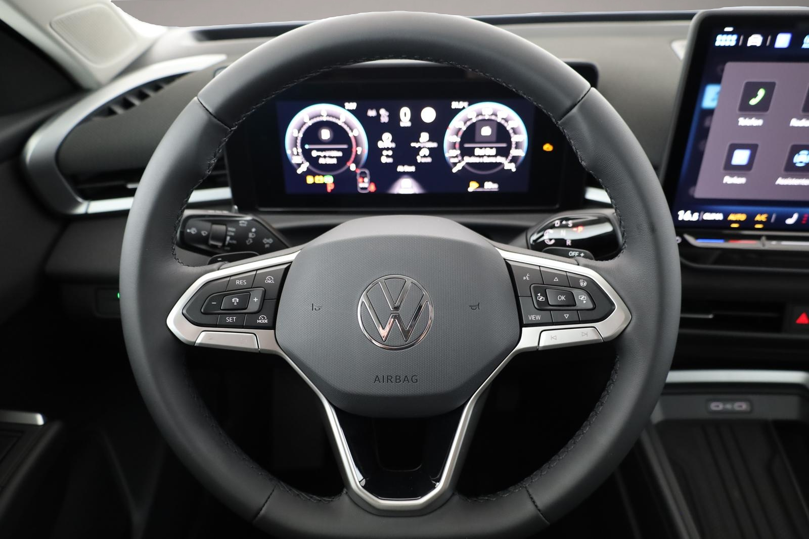 Volkswagen T-Roc (06/2026, Benzin)