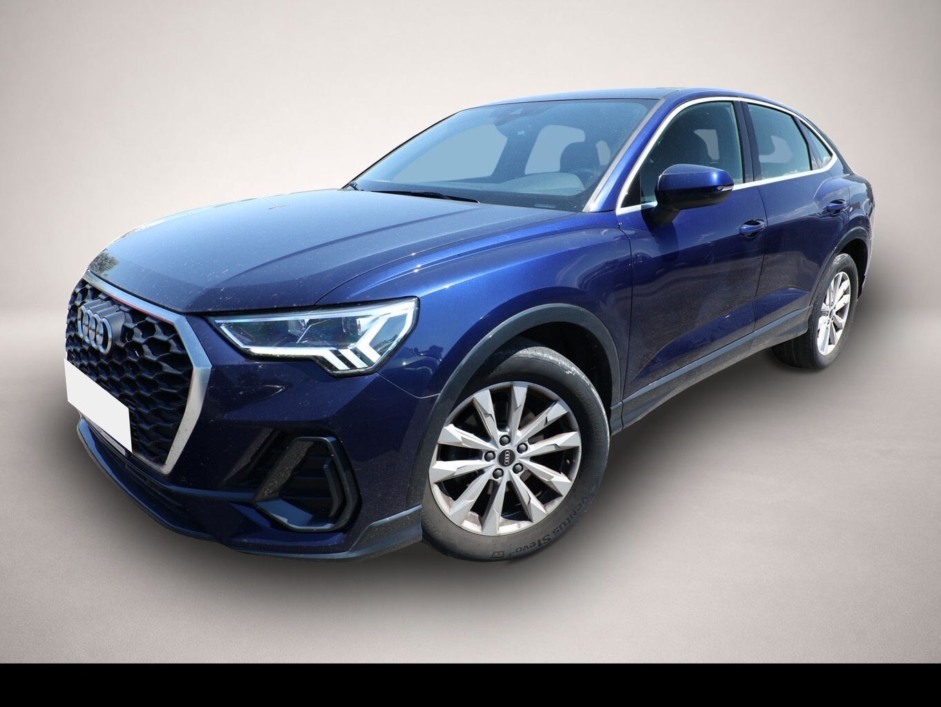 Audi Q3 (12/2021, Benzin)