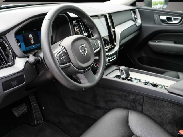 Volvo XC60 (12/2023, Benzin)
