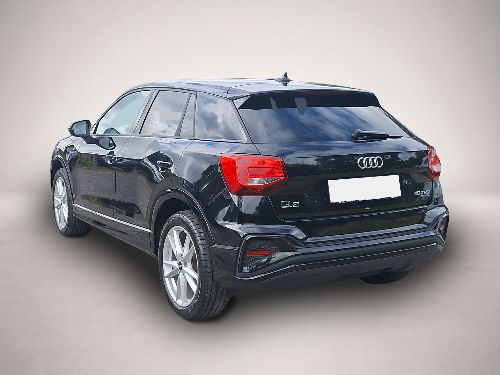 Audi Q2 (08/2025, Benzin)