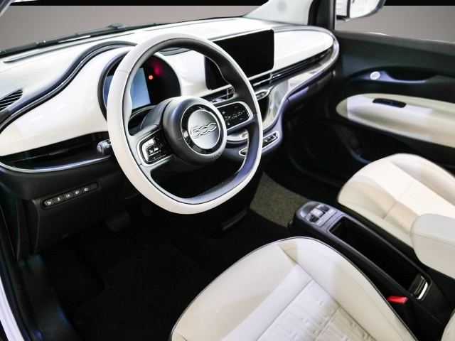 Fiat 500e (11/2025, ELECTRIC)