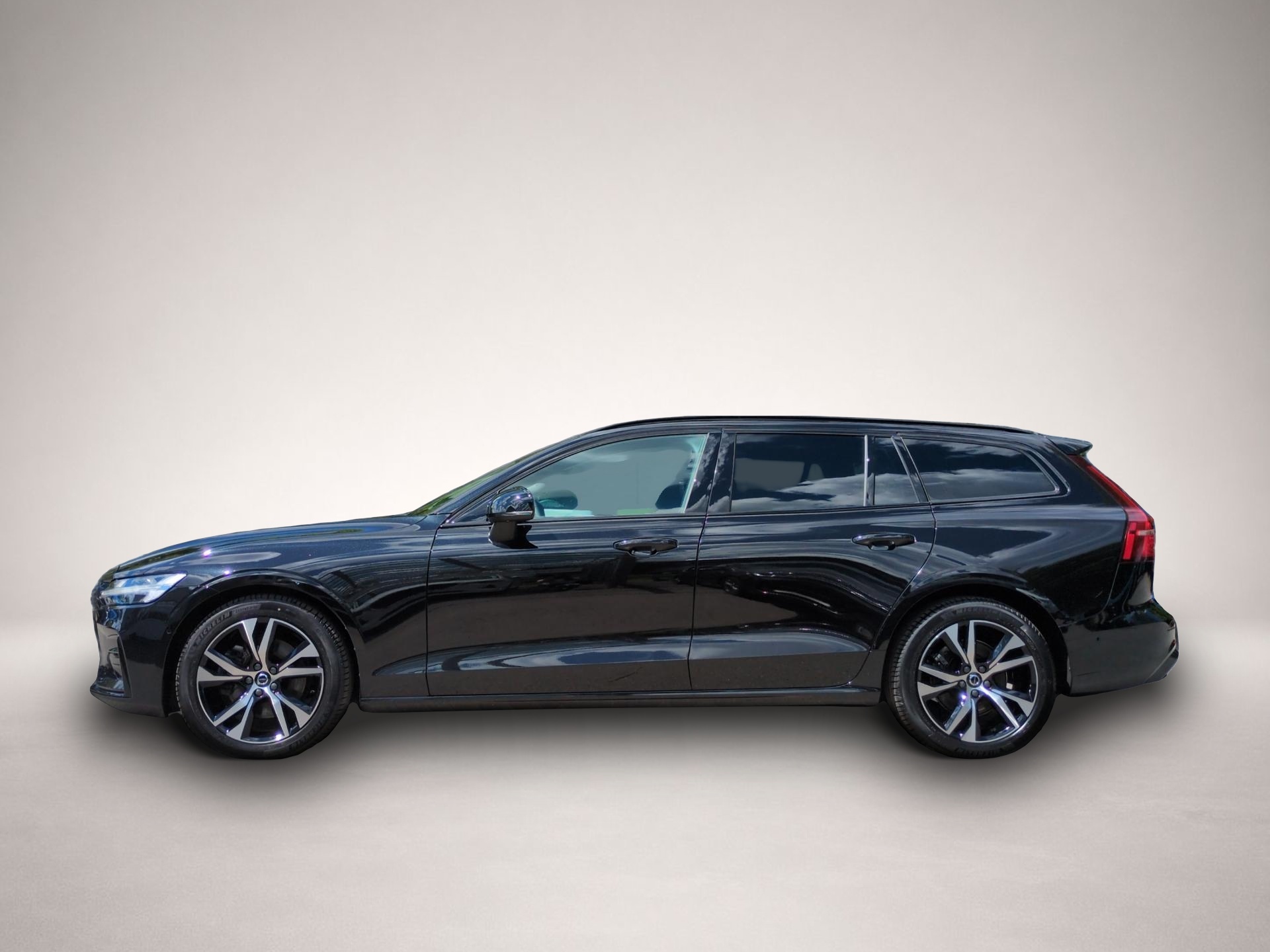 Volvo V60 (09/2025, Benzin)