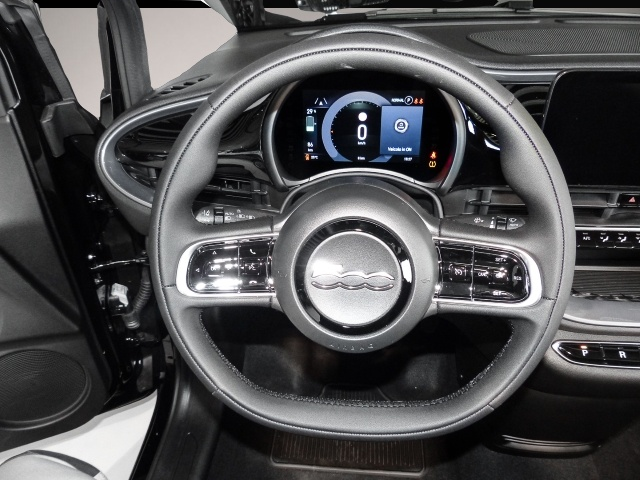 Fiat 500e, image 5 of 5
