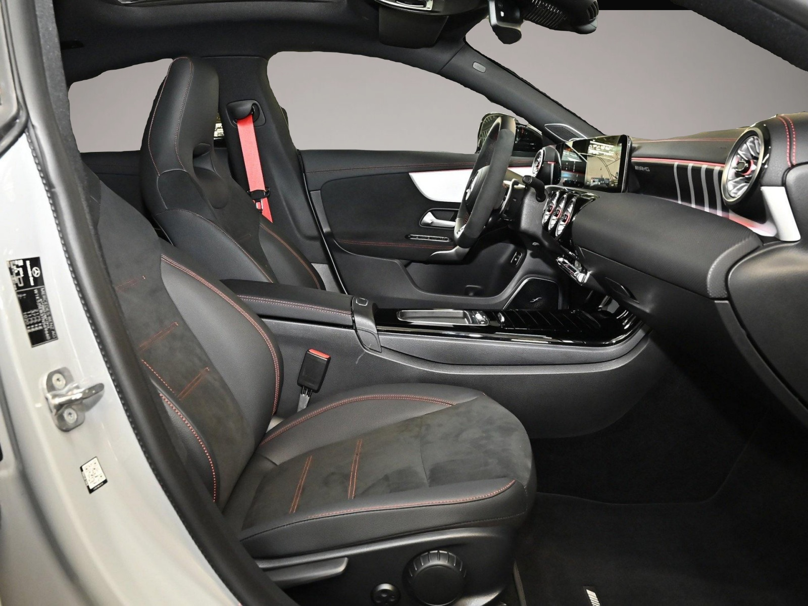 Mercedes-Benz CLA 45 AMG (04/2025, Benzin)