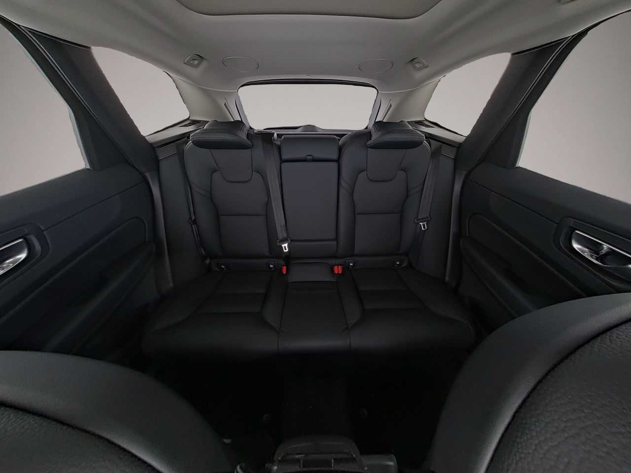 Volvo XC60 (03/2025, Benzin)