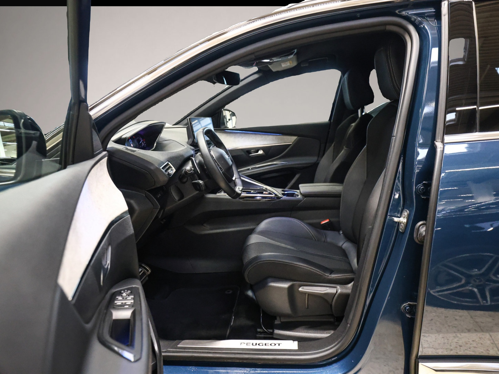Peugeot 3008 (02/2024, Benzin)