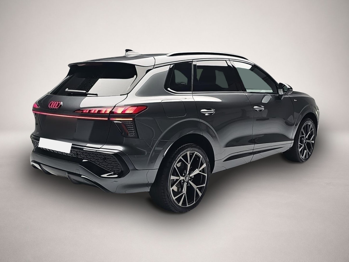 Audi Q3, image 2 of 4