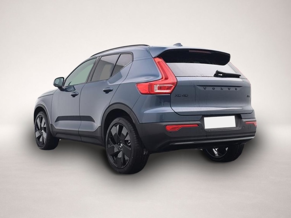 Volvo XC40 (04/2026, Benzin)