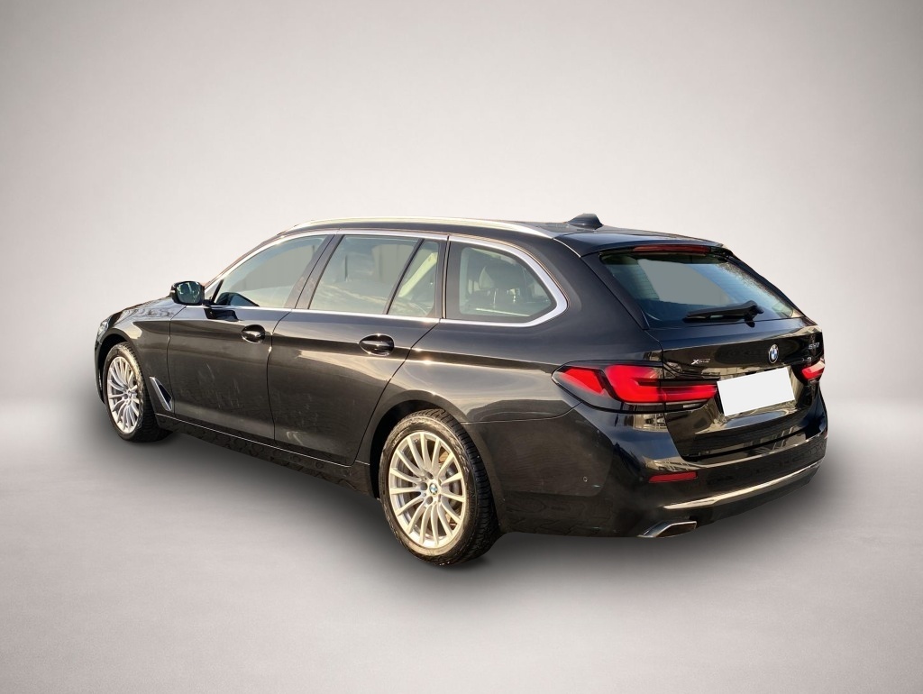 BMW 530 (07/2023, Benzin)