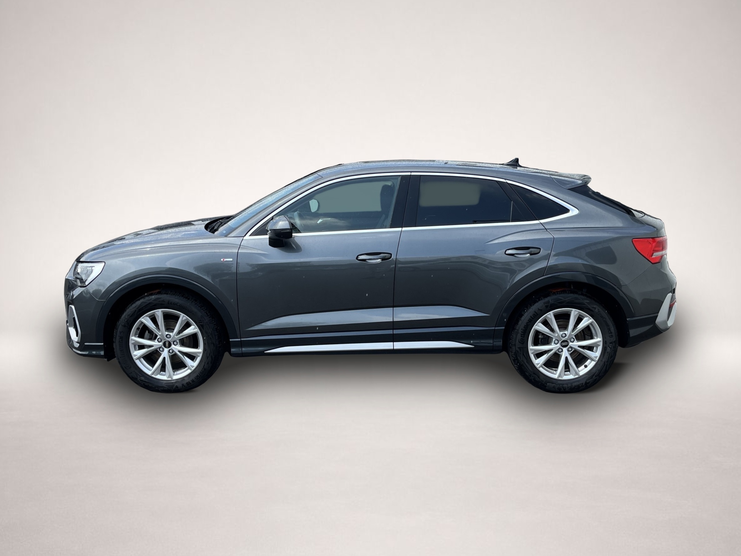 Audi Q3 (12/2022, Benzin)