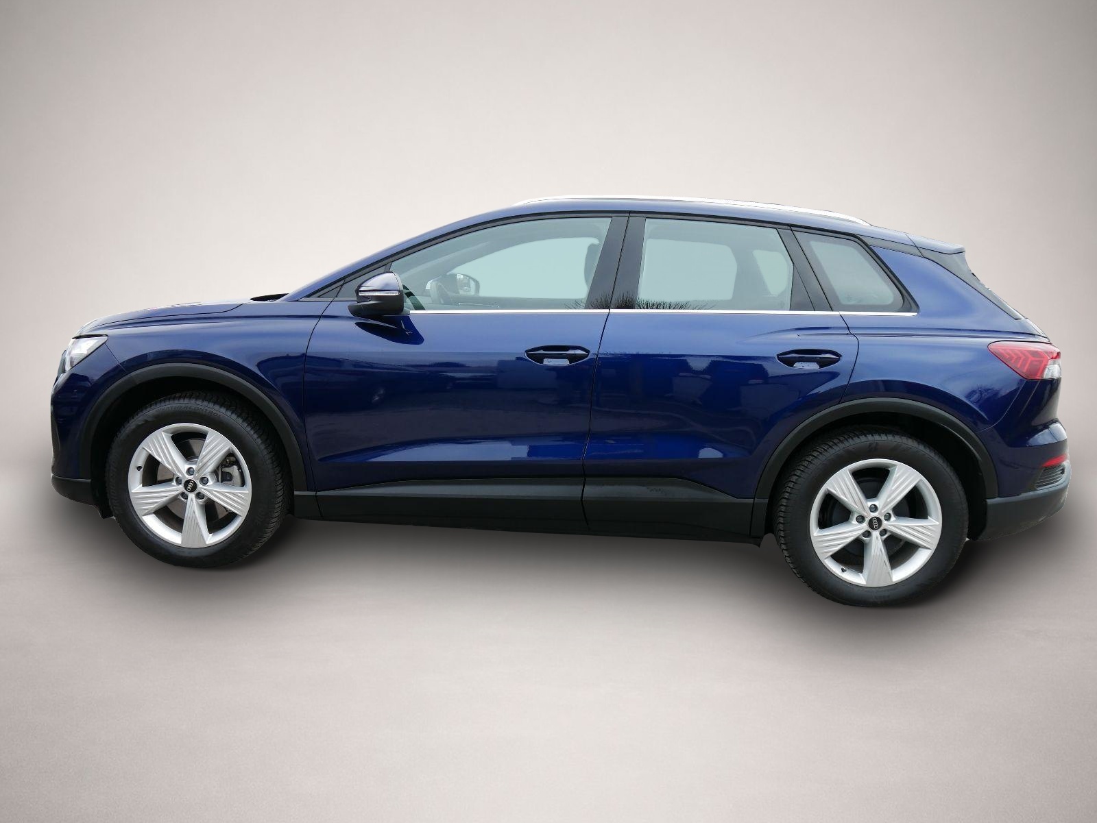 Audi Q4 (05/2023, ELECTRIC)