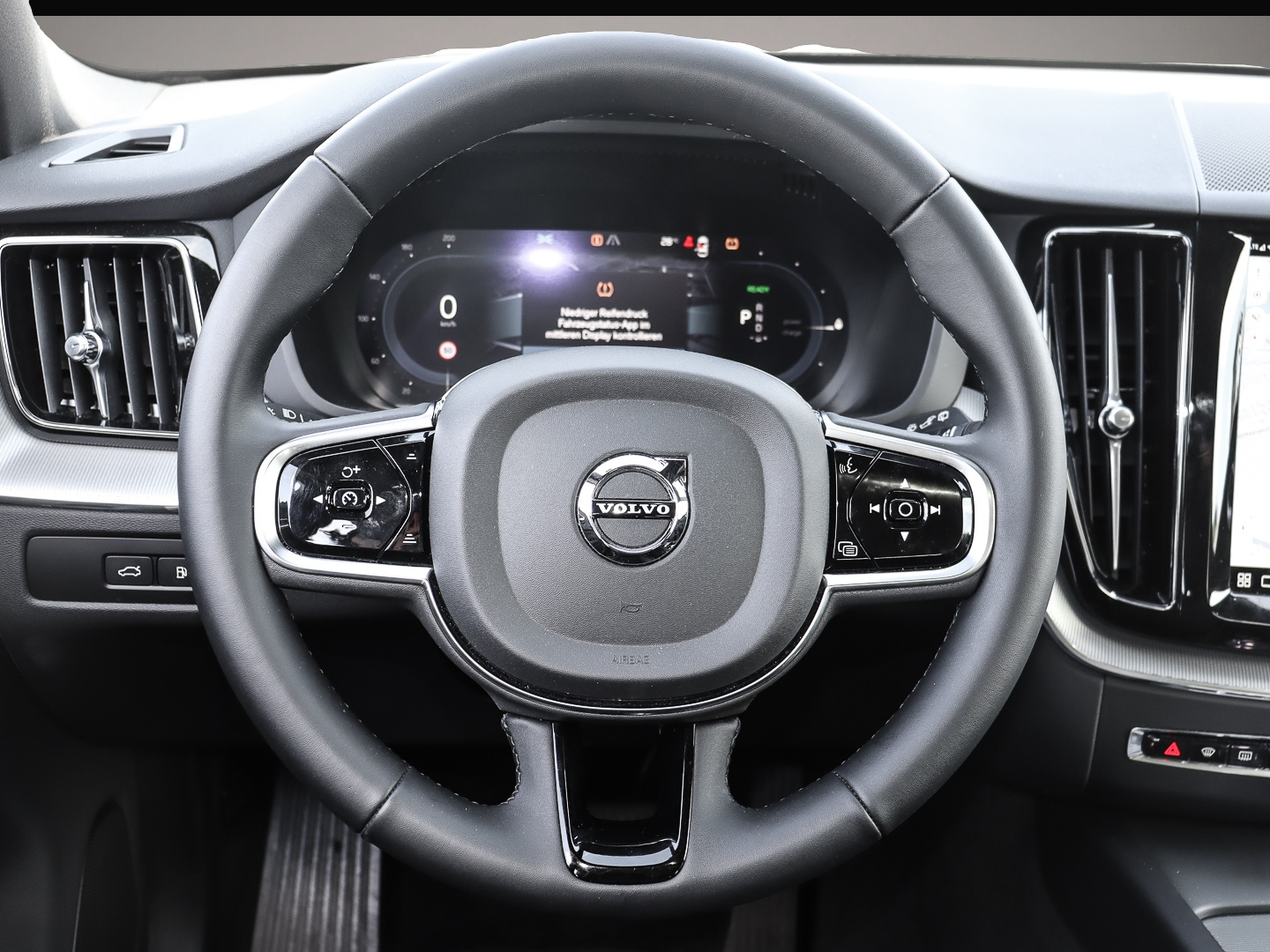 Volvo XC60 (02/2024, Hybrid (Benzin/Elektro))