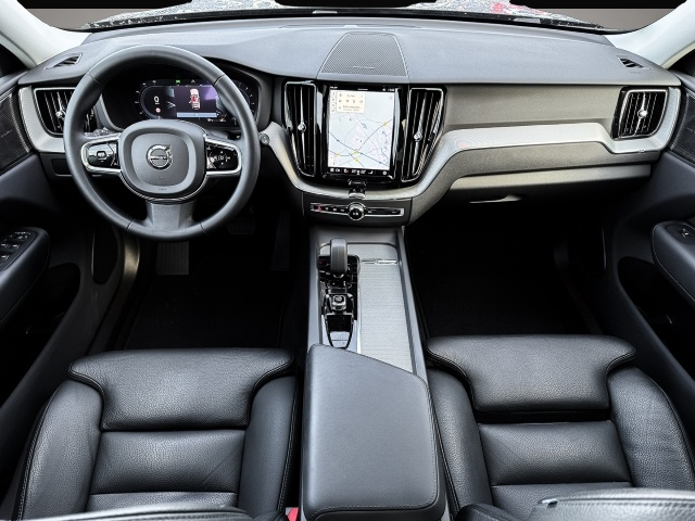 Volvo XC60 (12/2023, Benzin)