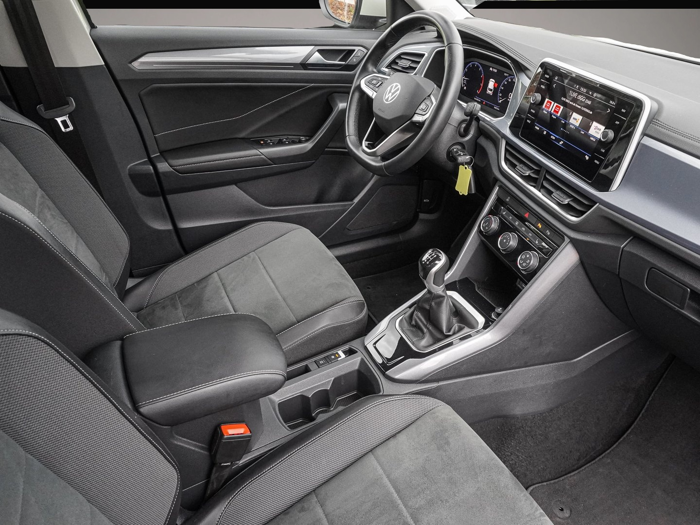 Volkswagen T-Roc (05/2024, Benzin)