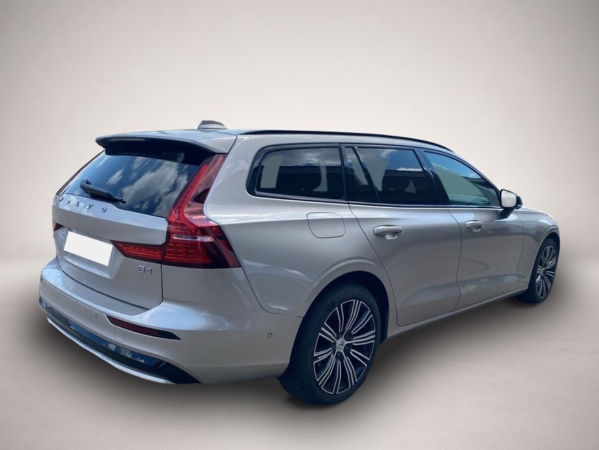 Volvo V60 (11/2025, Benzin)