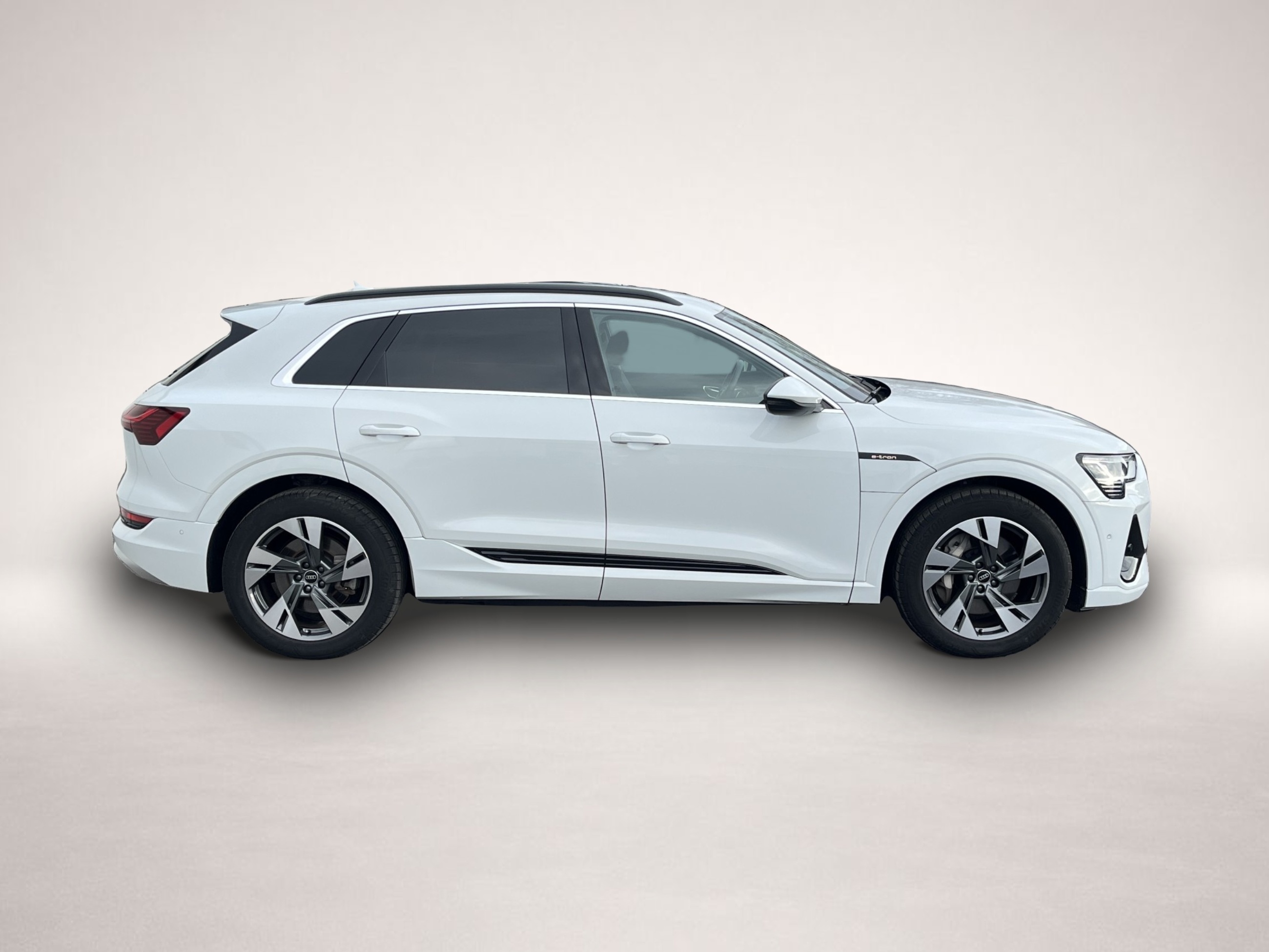 Audi e-tron (09/2022, ELECTRIC)