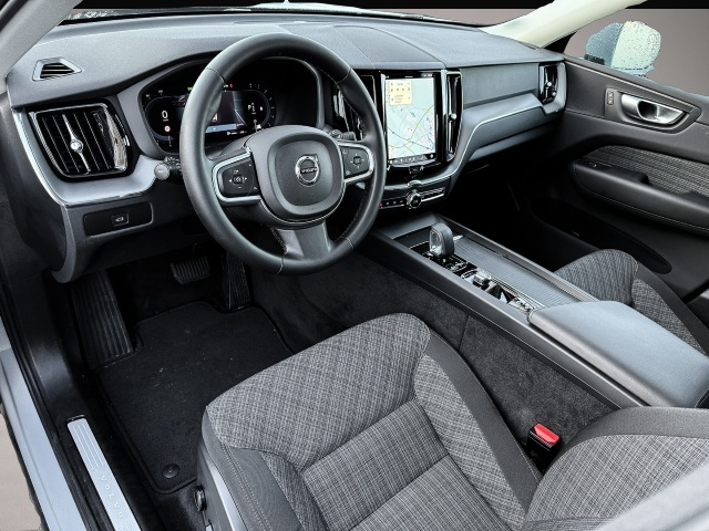 Volvo XC60 (12/2023, Benzin)