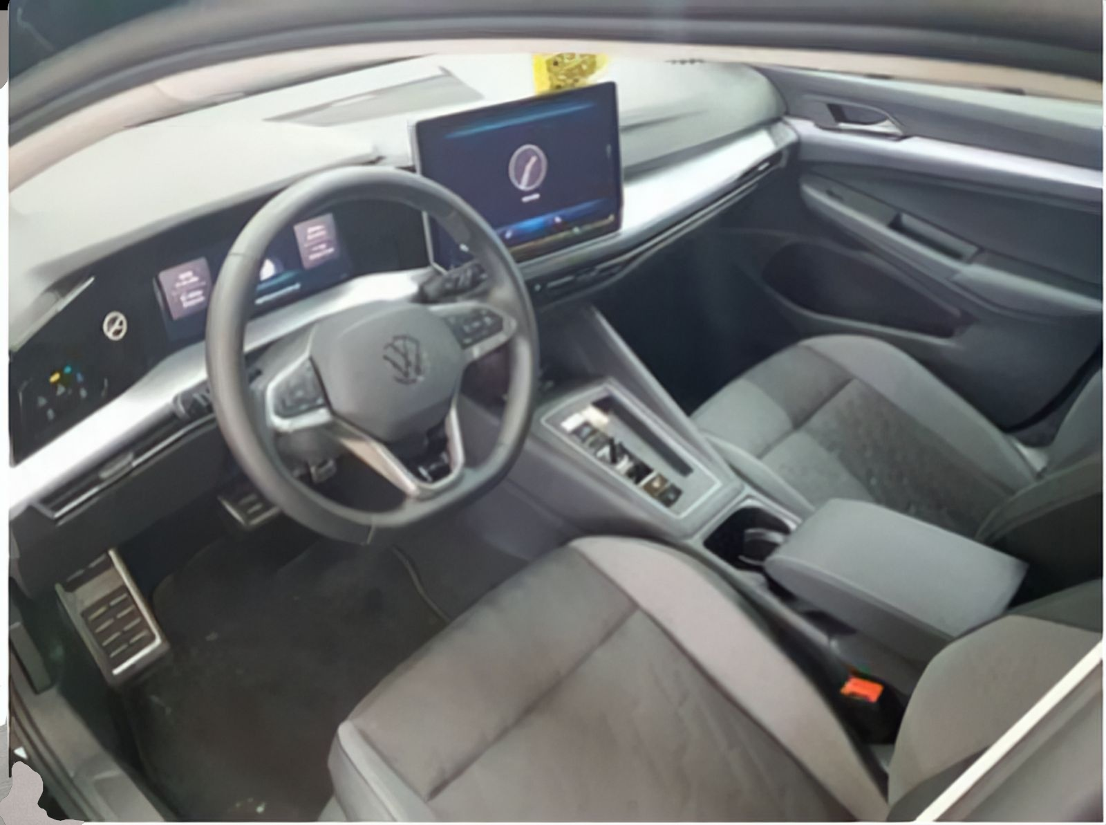 Volkswagen Golf (11/2025, Benzin)