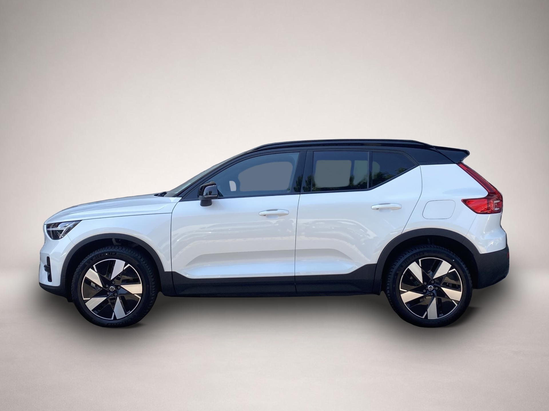 Volvo XC40 (08/2023, ELECTRIC)