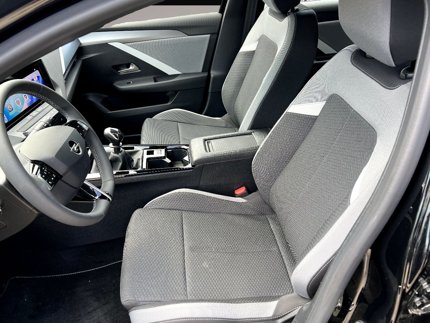 Opel Astra (06/2025, Benzin)