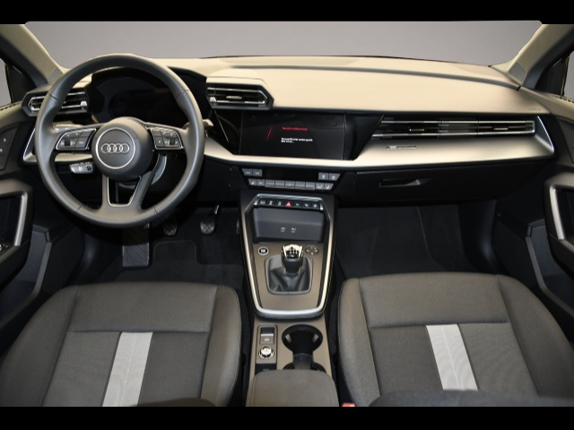 Audi A3 (01/2025, Benzin)
