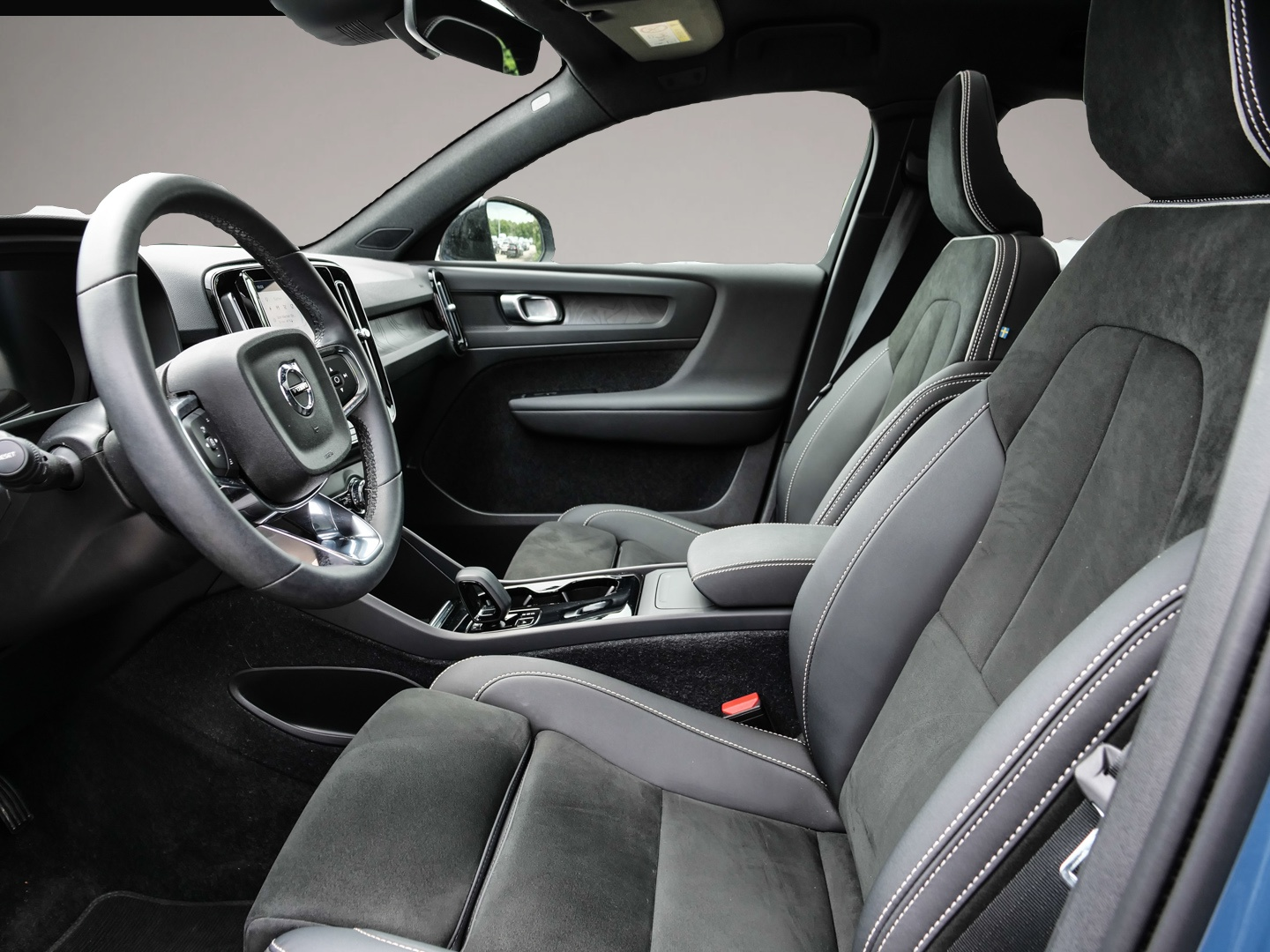 Volvo C40 (01/2023, ELECTRIC)