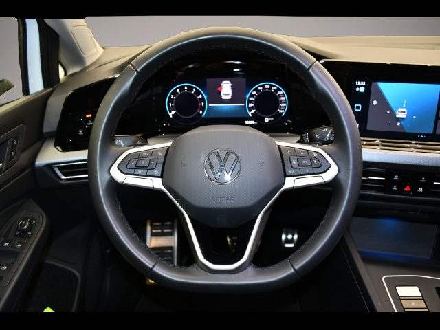 Volkswagen Golf (06/2023, Benzin)