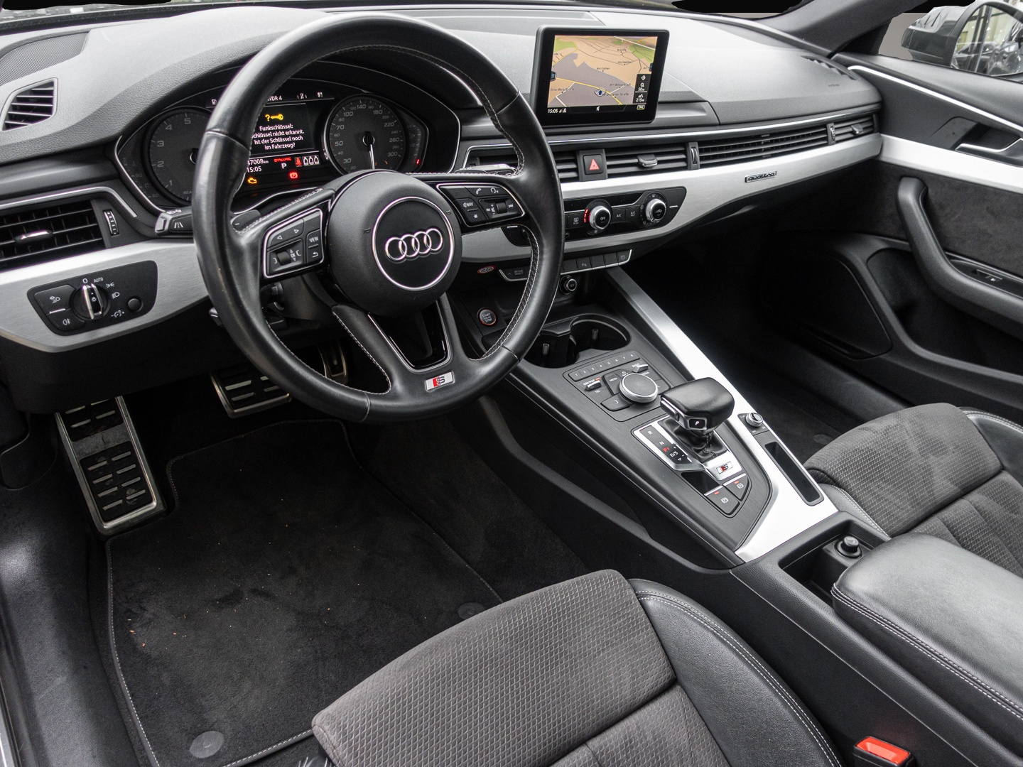 Audi quattro (03/2017, Benzin)