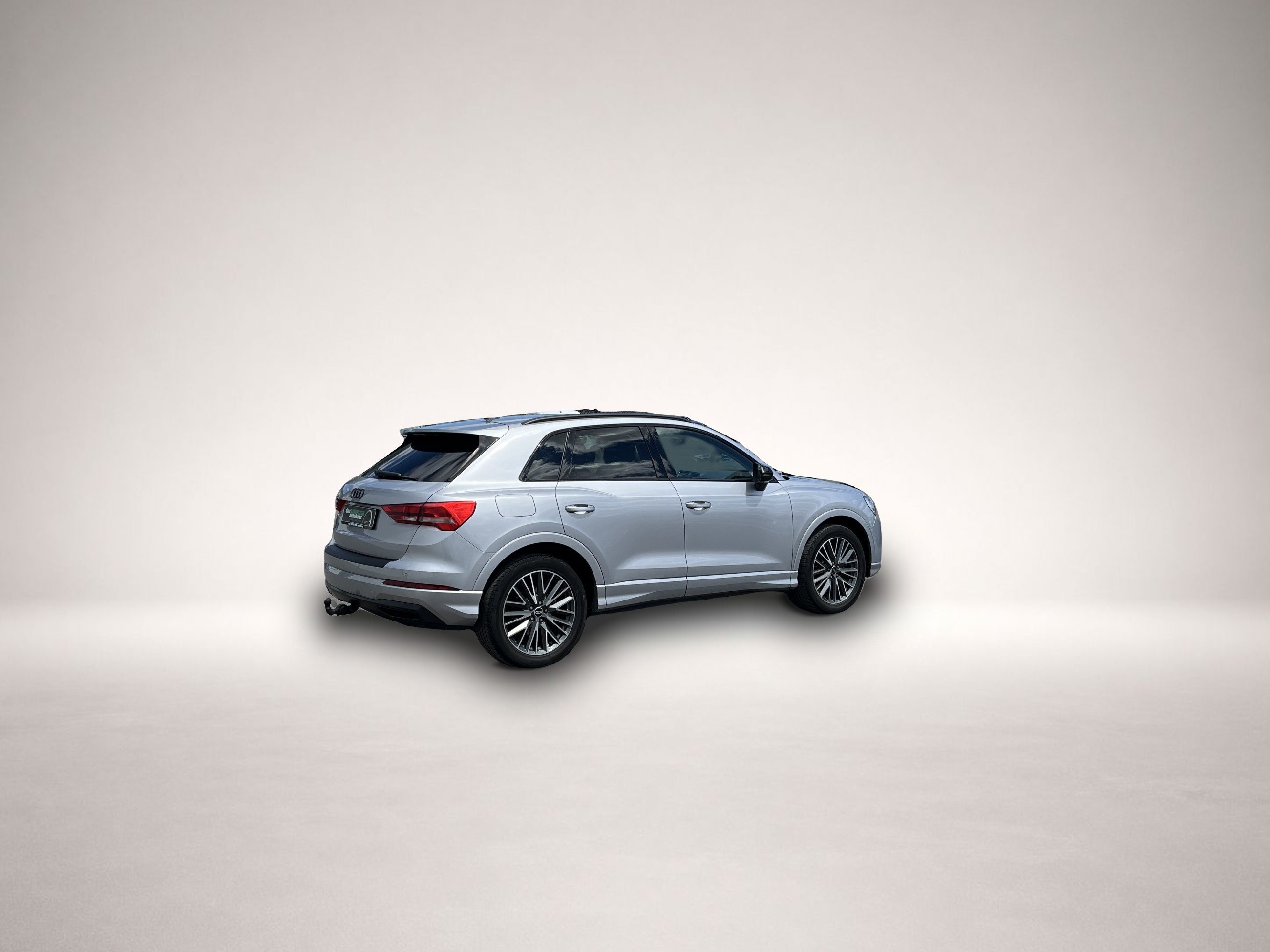 Audi Q3 (12/2022, Benzin)