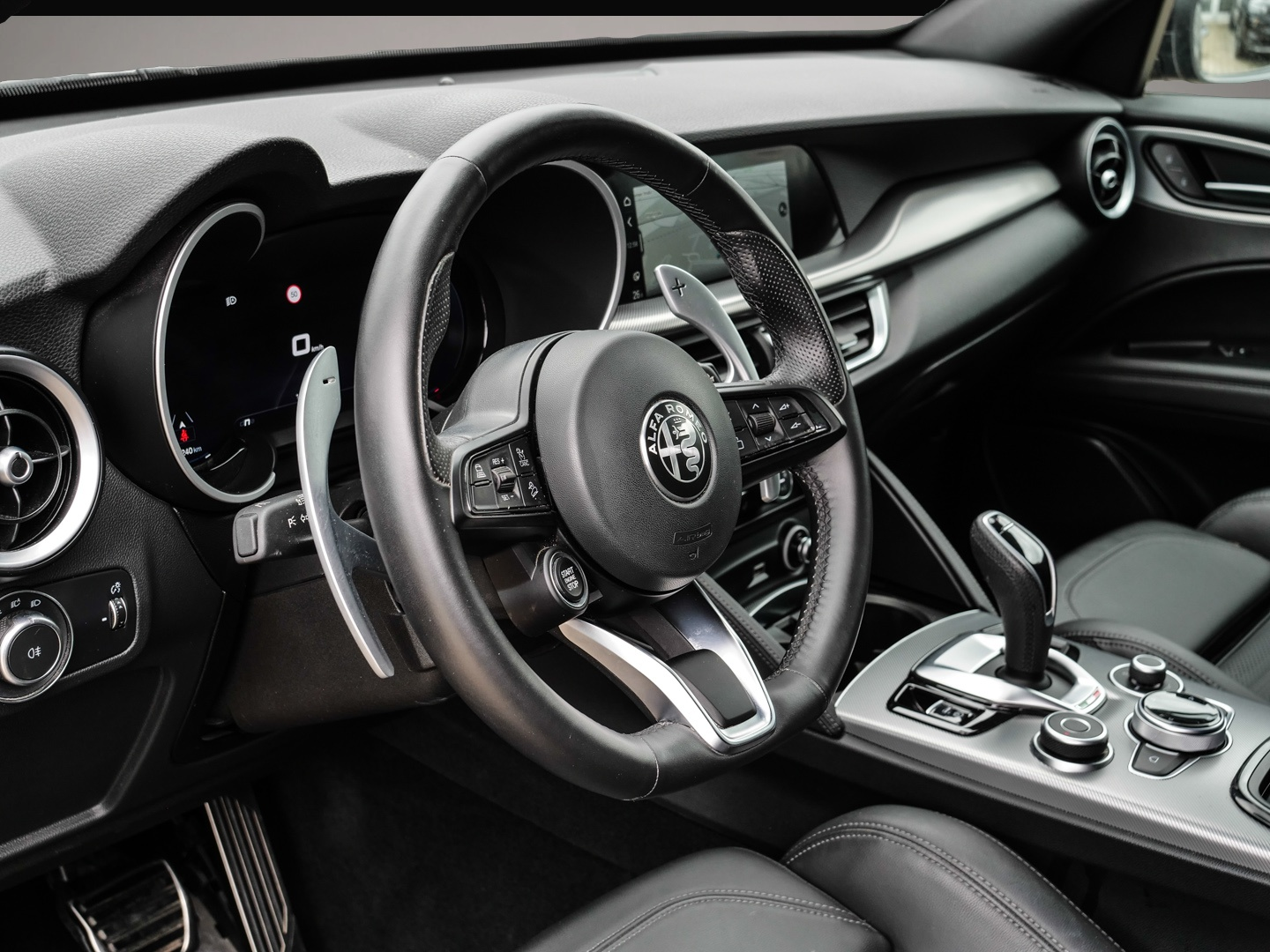 Alfa-Romeo Stelvio (07/2024, Benzin)