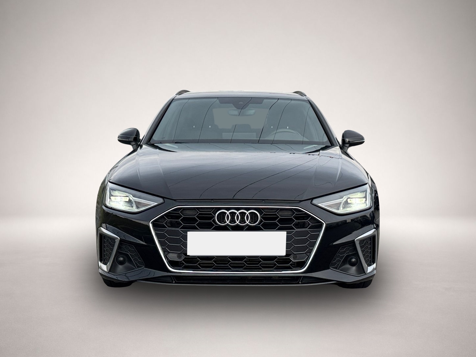 Audi A4 (01/2023, Benzin)