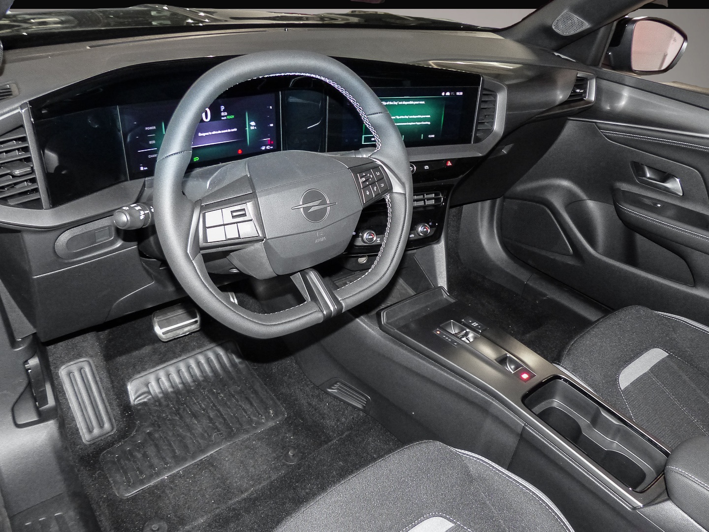 Opel Mokka-e (04/2025, ELECTRIC)