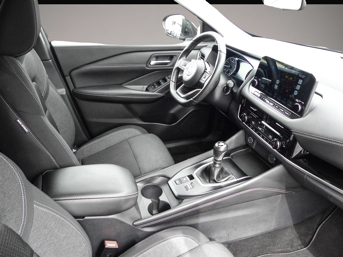 Nissan Qashqai (01/2023, Benzin)