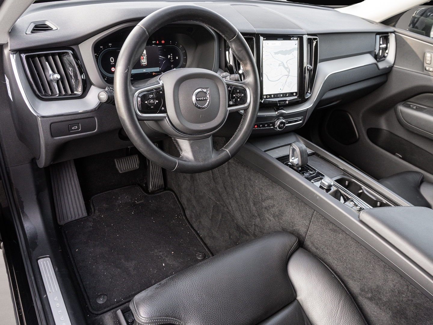 Volvo XC60 (10/2023, Benzin)