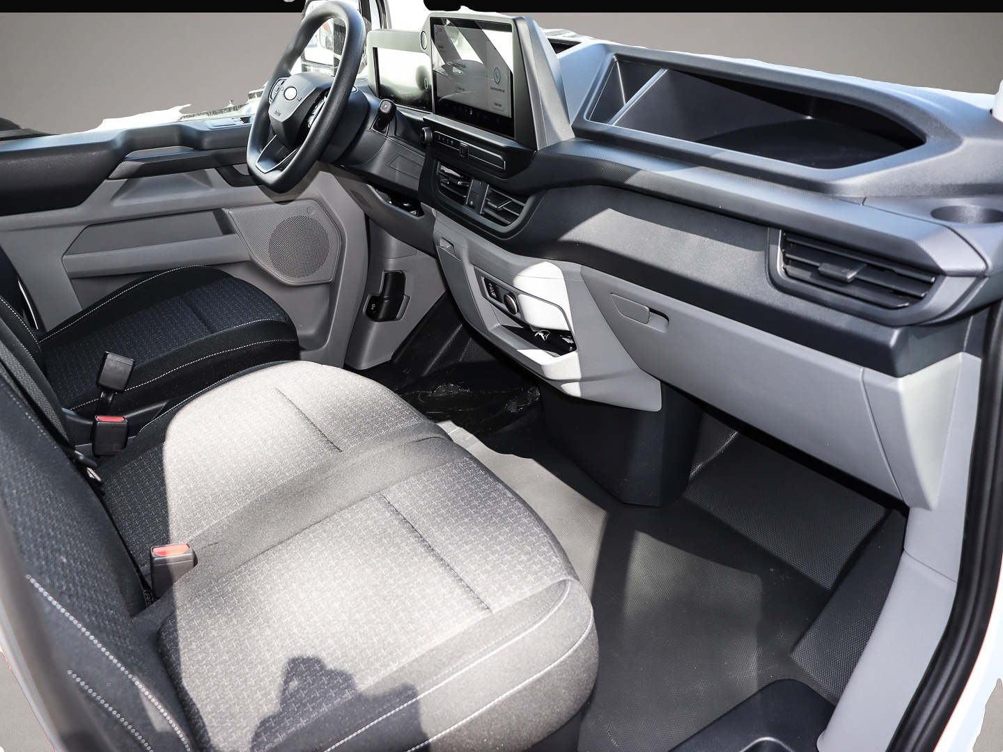 Ford Transit Custom (06/2026, ELECTRIC)